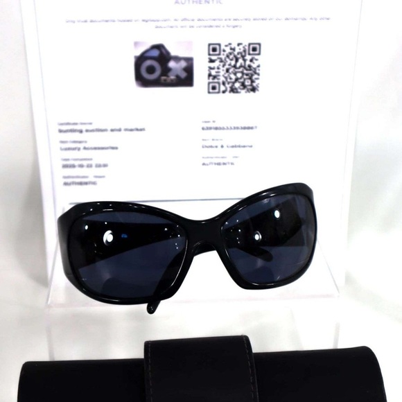 Authentic Dolce and Gabbana Sunglasses DG4007 with velvet case and COA main image 6